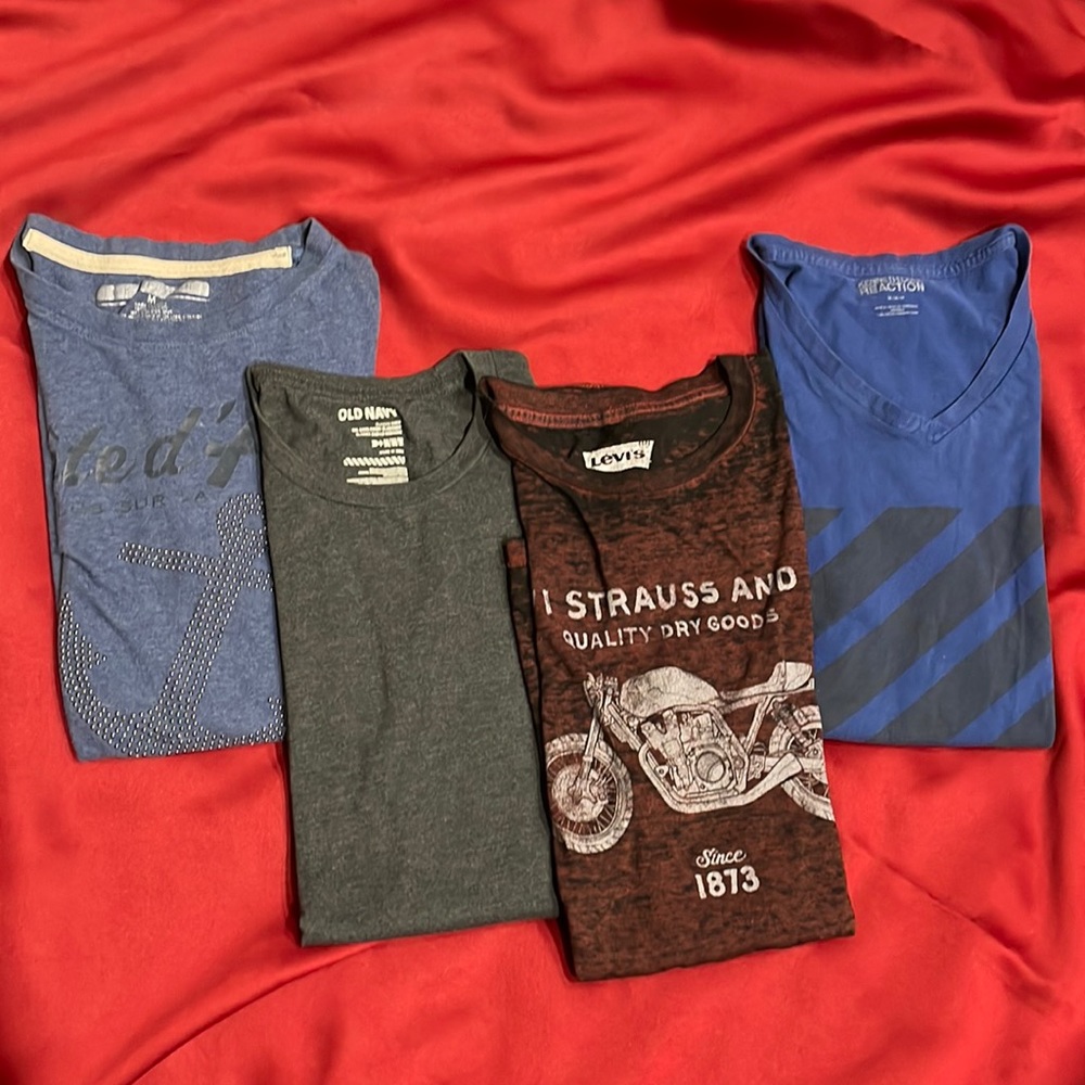 Men’s medium T-shirts